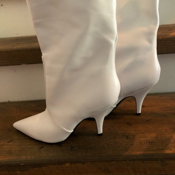 Kendall & Kylie… white pointed boots NWOT - Picture 8 of 16